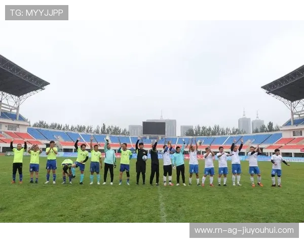 打比赛占位足球技巧解析：如何在激烈对抗中巧妙利用位置优势赢得胜利